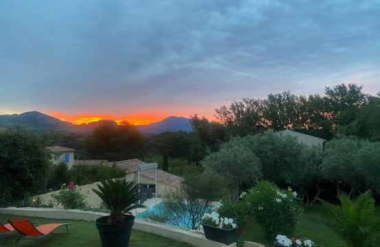 VILLA A VENDRE A AUBIGNAN