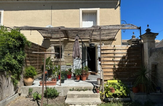 MAISON DE VILLAGE A LOUER A PERNES LES FONTAINES